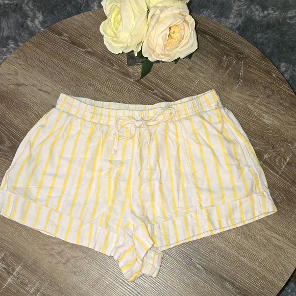Universal Thread Pants - Yellow & White Striped Cloth Shorts